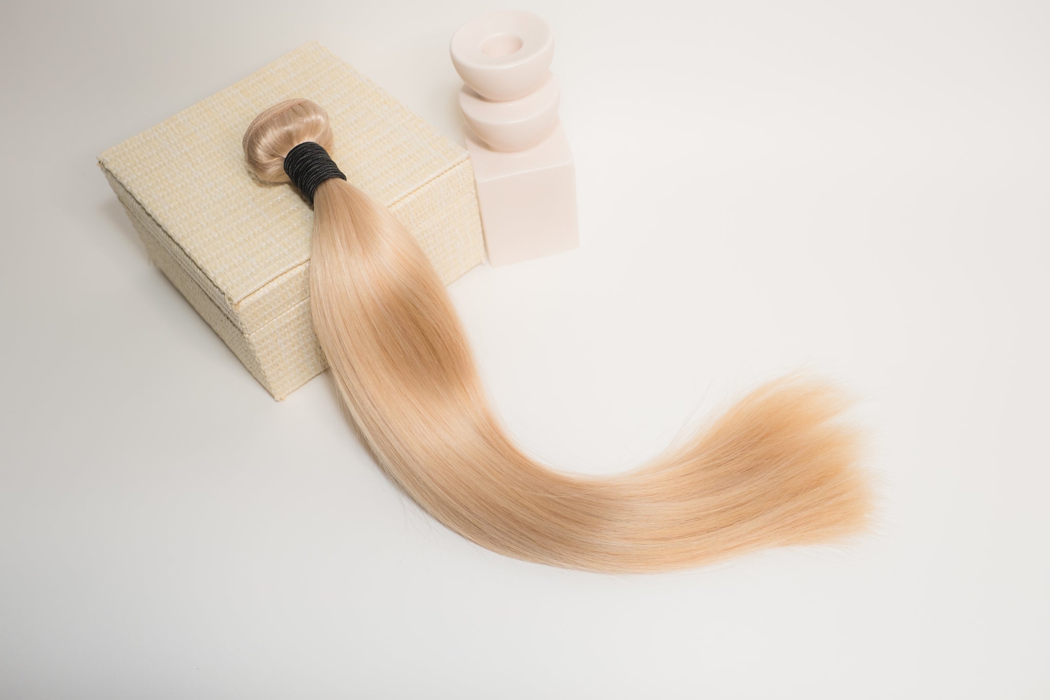 22" WEFT HAIR EXTENSIONS DELUXE BOX
